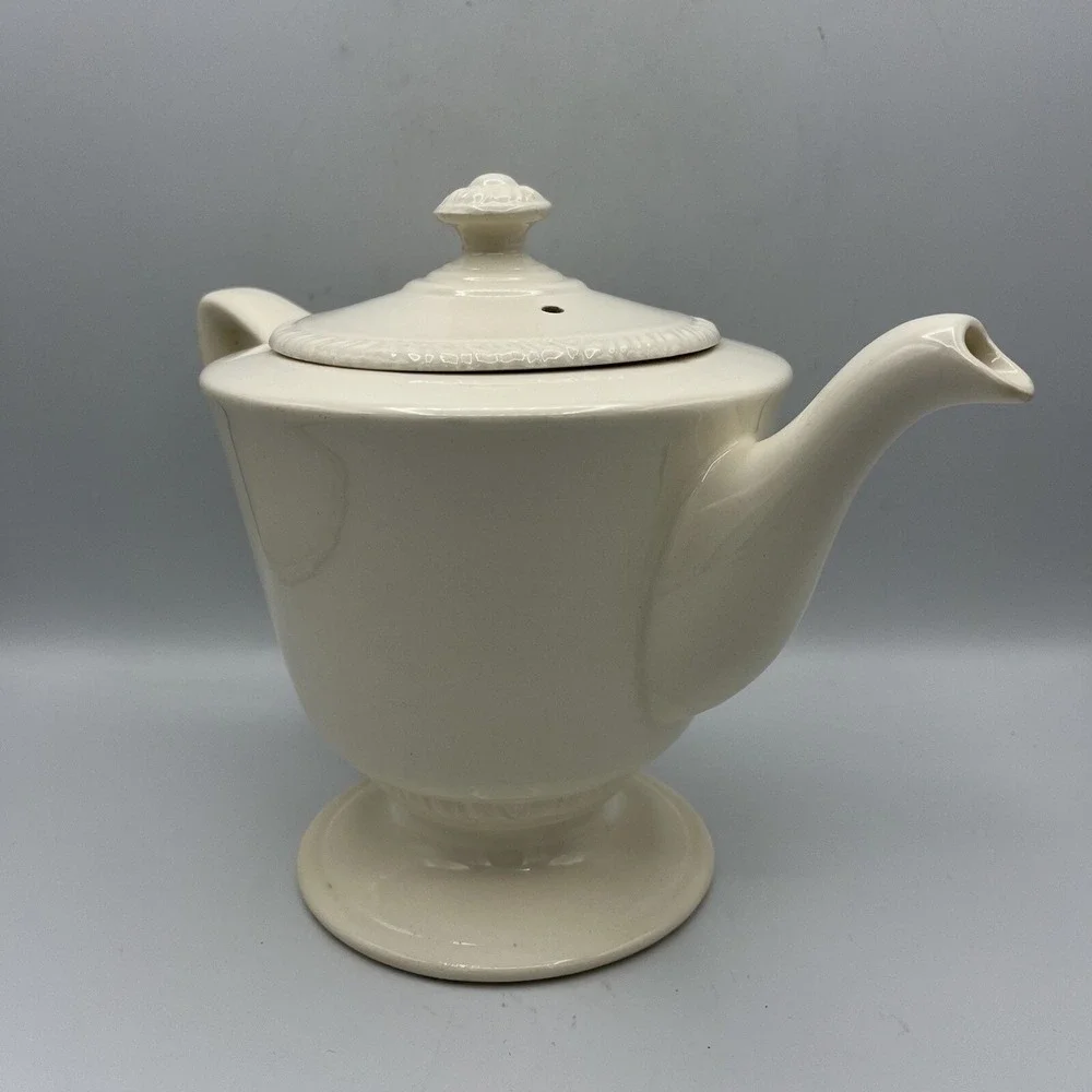 Rare Vintage Homer Laughlin Ivory Coffee Pot‎ Footed Liberty Pedestal Large